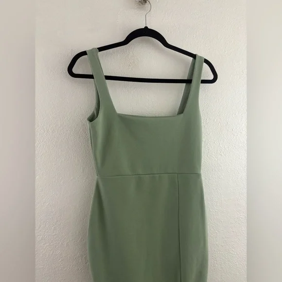 Nasty Gal sleeveless bridesmaid dress sage green size 6 - Picture 2 of 7